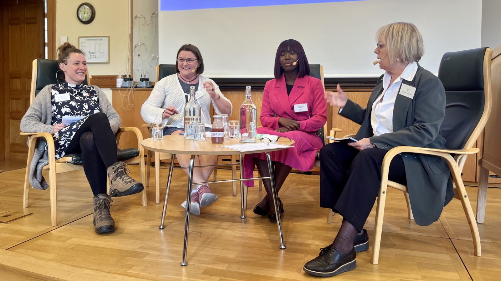 Paneldebat på Göteborg universitet juni 2024