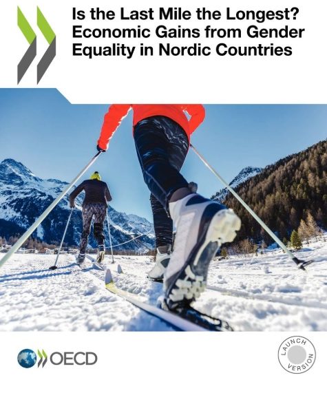 Rapportomslag med bild på två personer som åker skidor