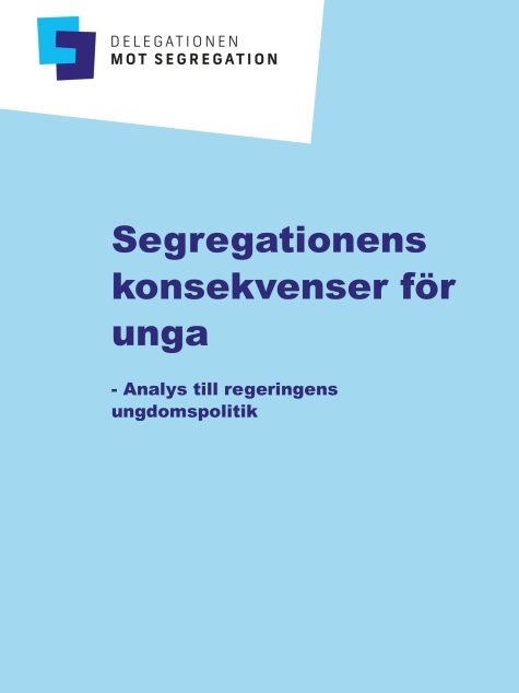 Rapportomslag med ljusblå bakgrund och mörkblå text