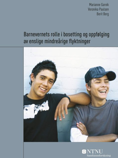 Omslaget på rapporten, två unga killar skrattar mot kameran