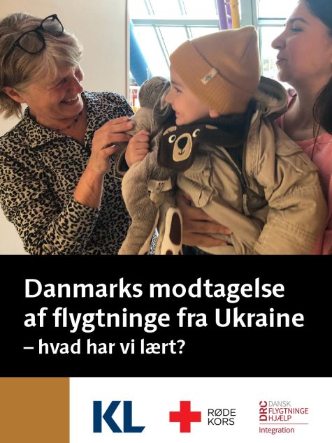 Rapportomslag med foto på två kvinnor och ett litet barn