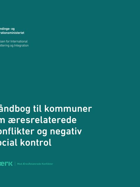 Omslag i buteljgrönt med titel i ljust grönt